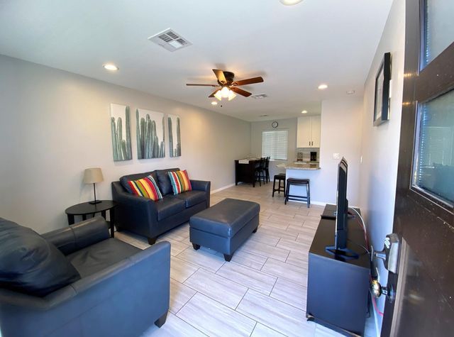 33 N Hobson Apt B, Mesa, AZ 85203