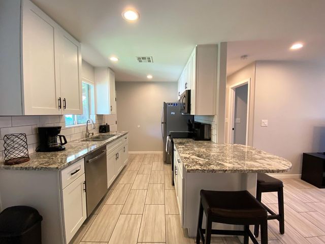 33 N Hobson Apt B, Mesa, AZ 85203