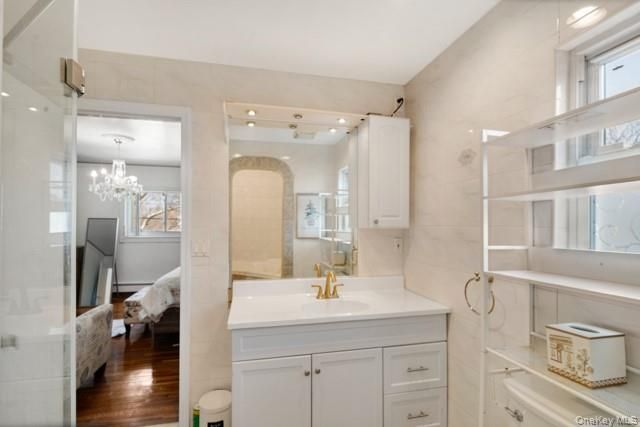 1033 Rosedale Road, North Woodmere, NY 11581