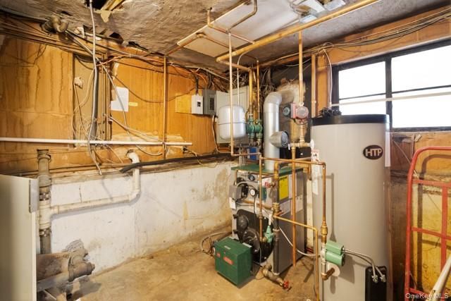 1033 Rosedale Road, North Woodmere, NY 11581