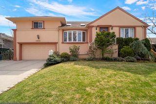 1033 Rosedale Road, North Woodmere, NY 11581