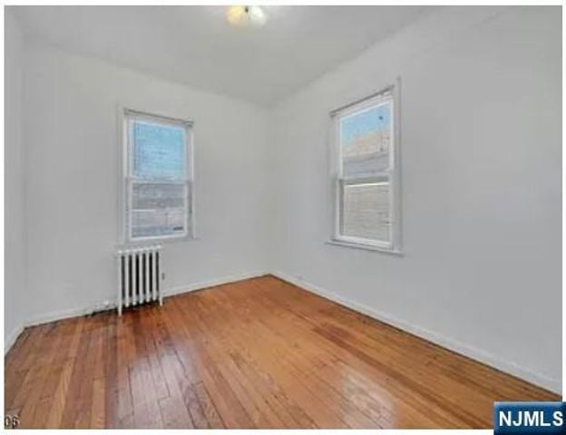 649 New Jersey Avenue, Lyndhurst, NJ 07071