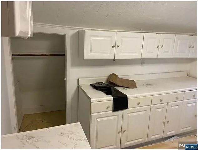 649 New Jersey Avenue, Lyndhurst, NJ 07071