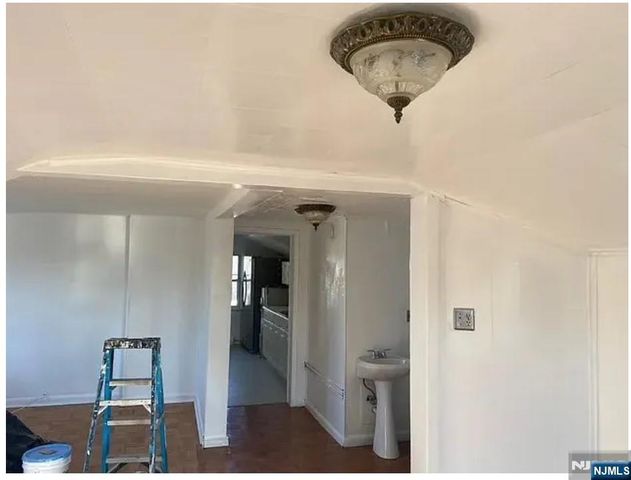 649 New Jersey Avenue, Lyndhurst, NJ 07071