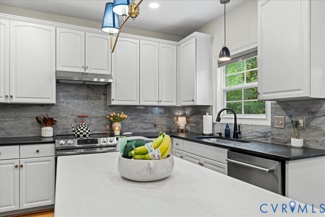 3123 Windy Branch Dr, Toano, VA 23168