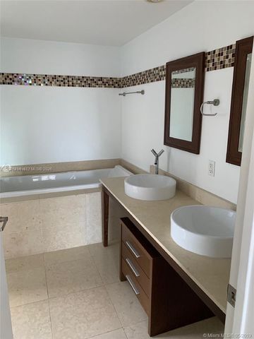 475 Brickell Ave 1813, Miami, FL 33131