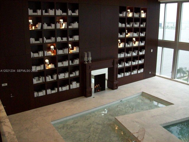 475 Brickell Ave 1813, Miami, FL 33131
