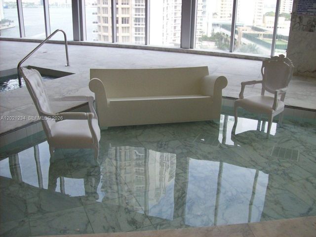 475 Brickell Ave 1813, Miami, FL 33131