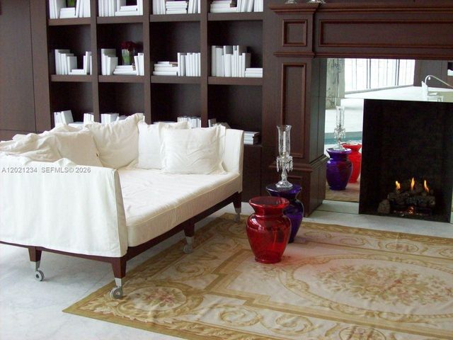 475 Brickell Ave 1813, Miami, FL 33131