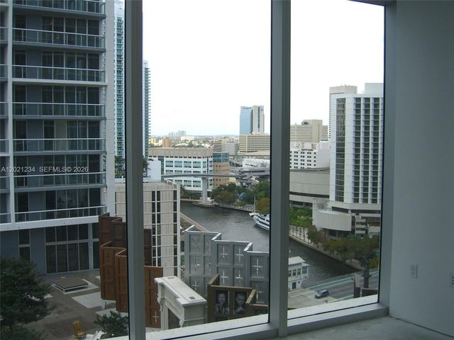 475 Brickell Ave 1813, Miami, FL 33131