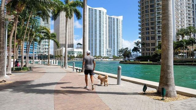 475 Brickell Ave 1813, Miami, FL 33131