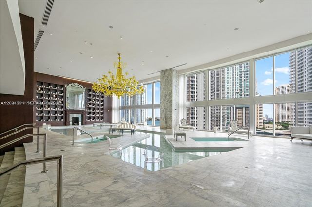 475 Brickell Ave 1813, Miami, FL 33131