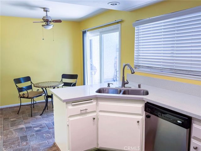 929 Thistlegate, Oak Park, CA 91377