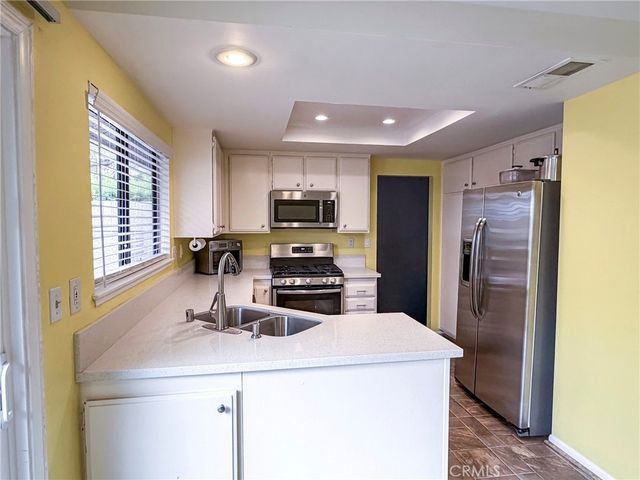 929 Thistlegate, Oak Park, CA 91377