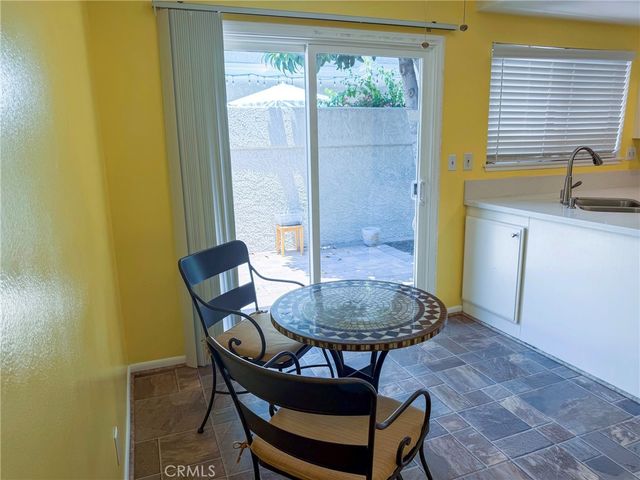 929 Thistlegate, Oak Park, CA 91377