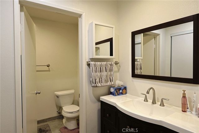 929 Thistlegate, Oak Park, CA 91377