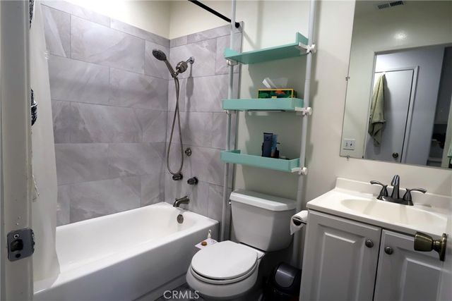 929 Thistlegate, Oak Park, CA 91377