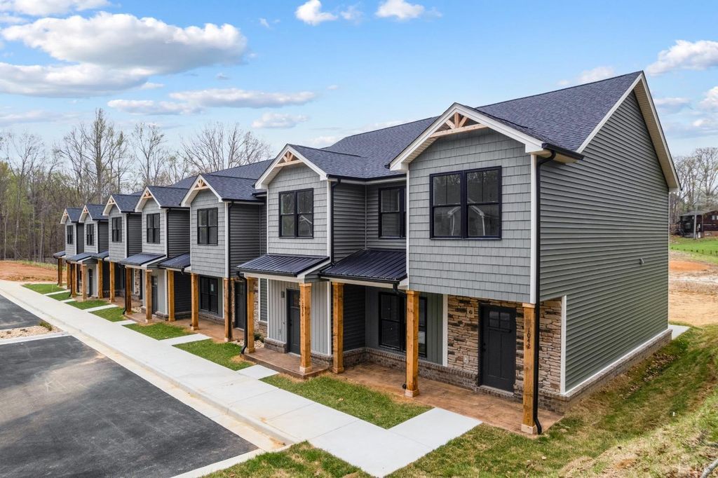 1024 Wythe Drive, Forest, VA 24551