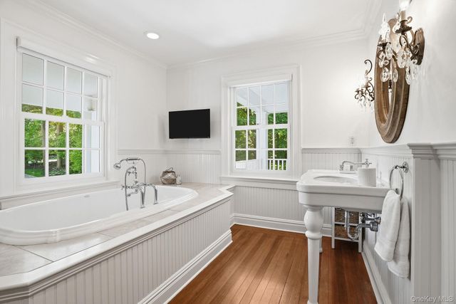 40 Algonquin Drive, Chappaqua, NY 10514