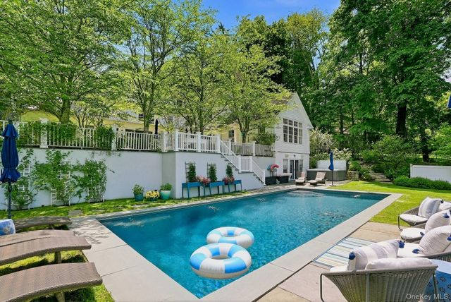 40 Algonquin Drive, Chappaqua, NY 10514