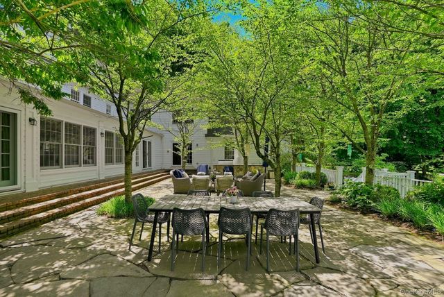 40 Algonquin Drive, Chappaqua, NY 10514