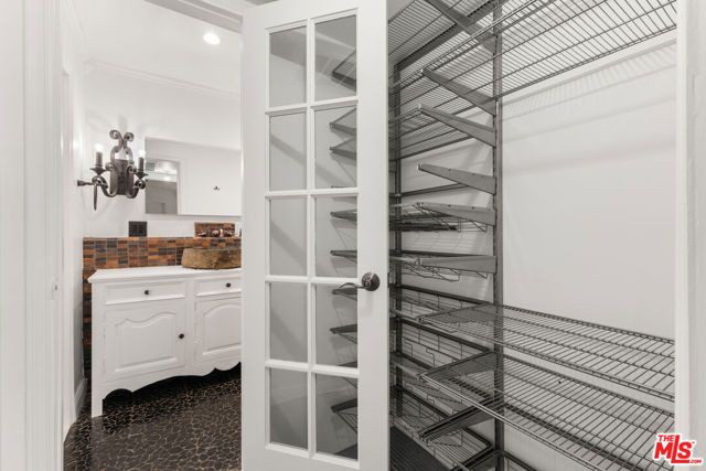740 N Kings Road 102, West Hollywood, CA 90069