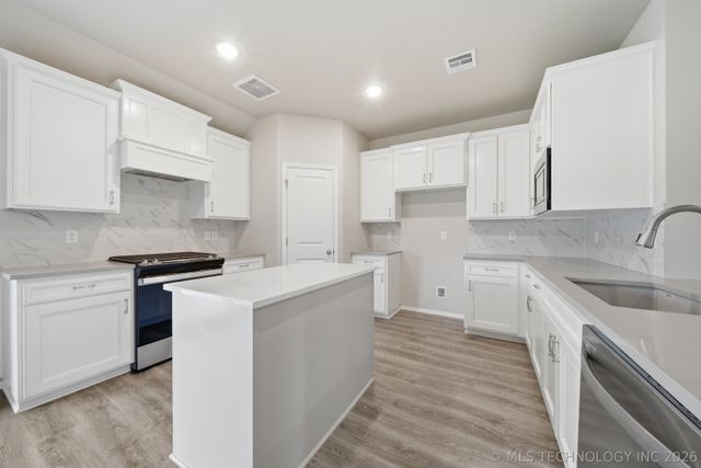12420 S Oxford Avenue, Bixby, OK 74008