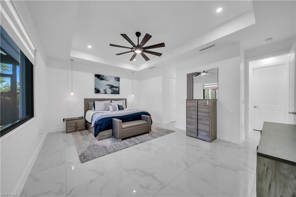 Image 20 of property listing at 2127 SW 17TH PL, Cape Coral, FL 33991