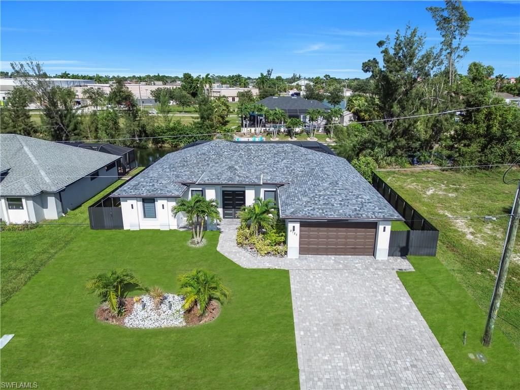 Image 3 of property listing at 2127 SW 17TH PL, Cape Coral, FL 33991