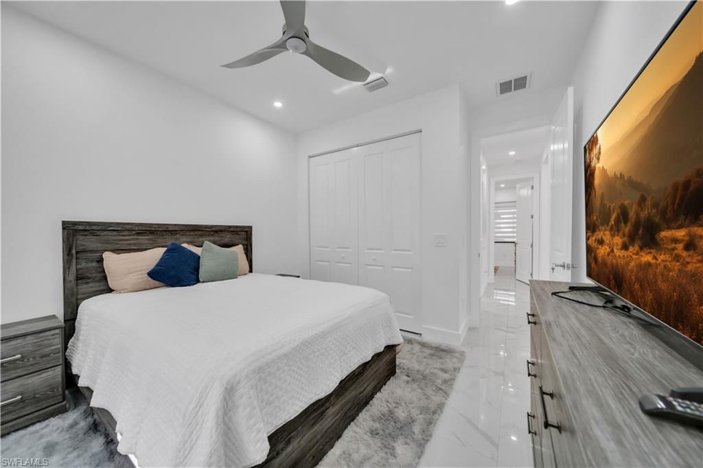 Image 33 of property listing at 2127 SW 17TH PL, Cape Coral, FL 33991