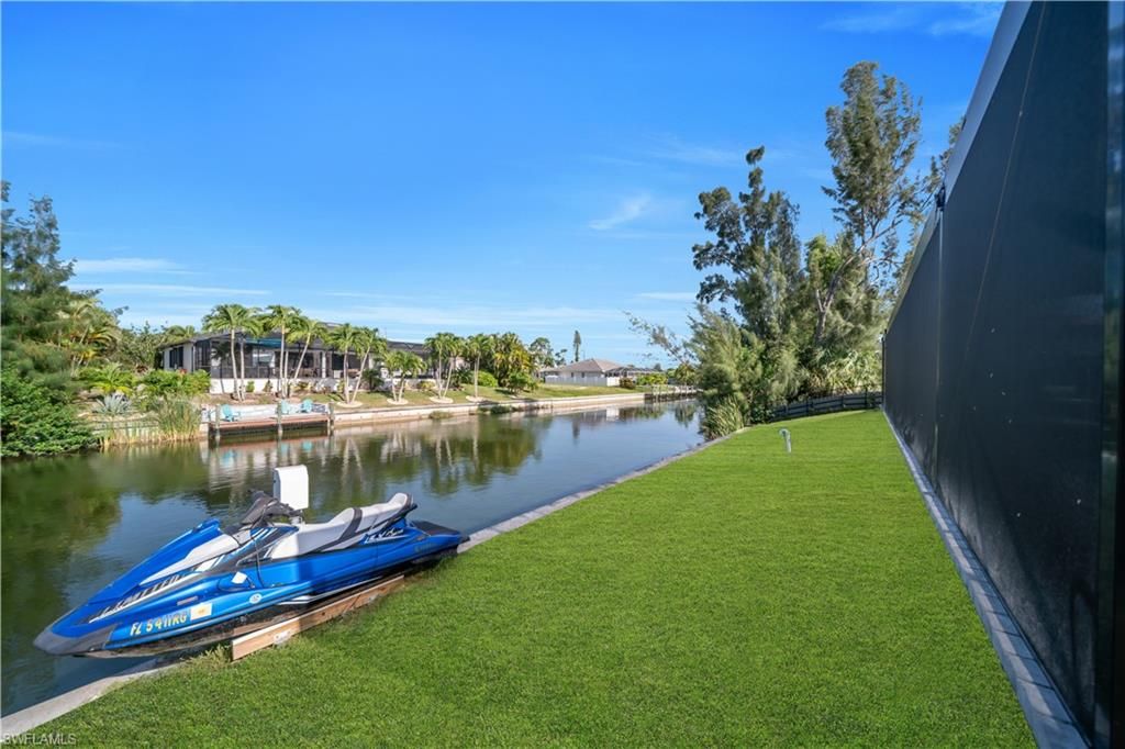 Image 38 of property listing at 2127 SW 17TH PL, Cape Coral, FL 33991