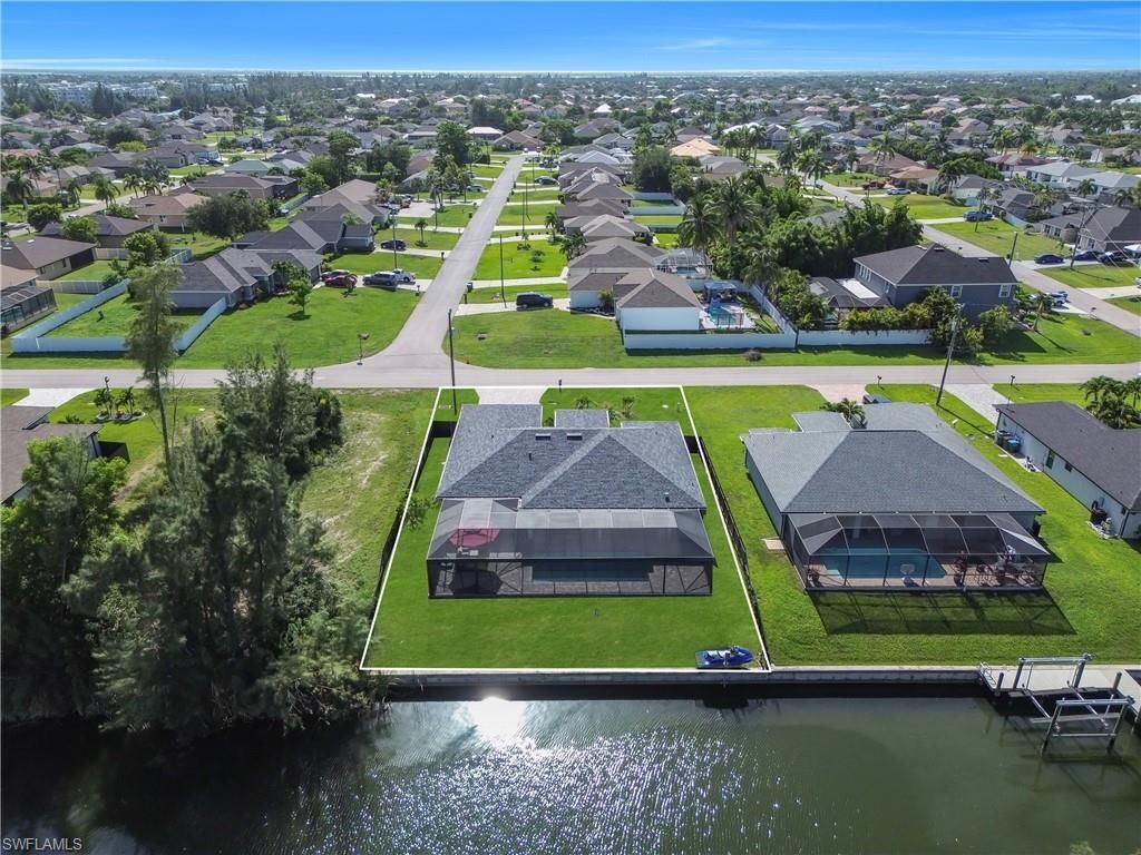 Image 44 of property listing at 2127 SW 17TH PL, Cape Coral, FL 33991