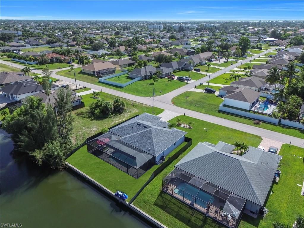 Image 45 of property listing at 2127 SW 17TH PL, Cape Coral, FL 33991