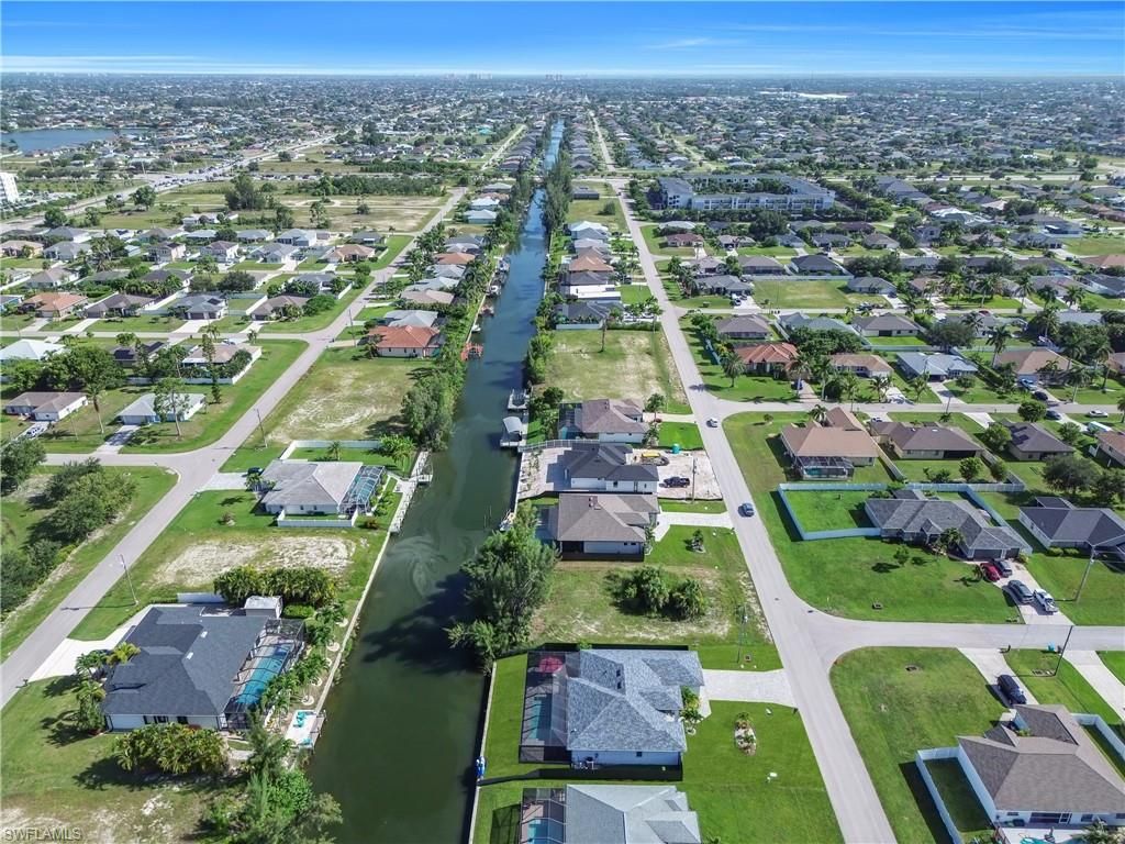 Image 47 of property listing at 2127 SW 17TH PL, Cape Coral, FL 33991