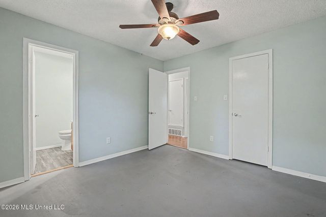 3355 Greenway Drive, Horn Lake, MS 38637