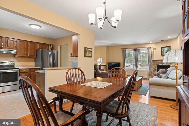 122 WAYNE DR, Harrisburg, PA 17112