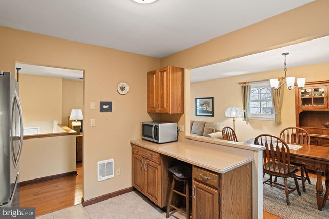 122 WAYNE DR, Harrisburg, PA 17112