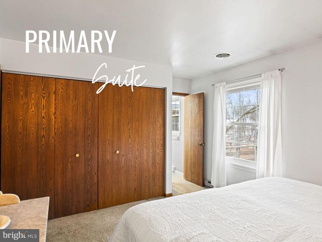 122 WAYNE DR, Harrisburg, PA 17112