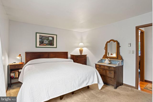 122 WAYNE DR, Harrisburg, PA 17112