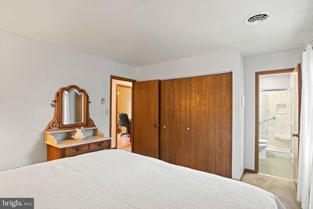 122 WAYNE DR, Harrisburg, PA 17112