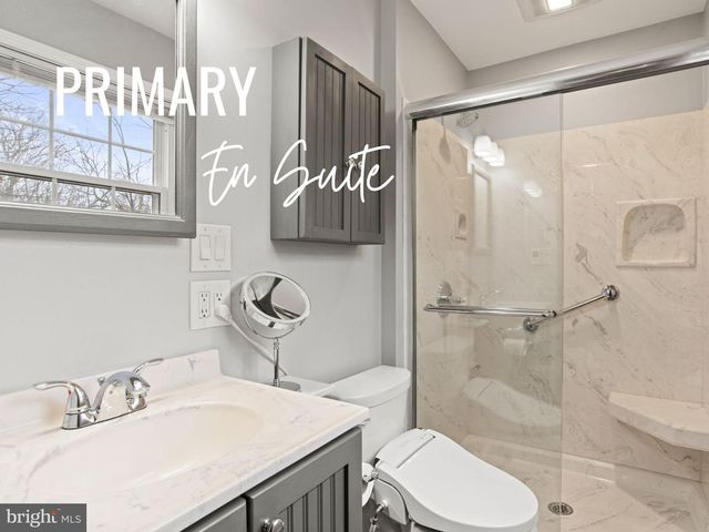 122 WAYNE DR, Harrisburg, PA 17112