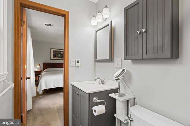 122 WAYNE DR, Harrisburg, PA 17112