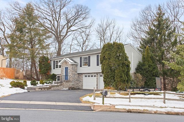 122 WAYNE DR, Harrisburg, PA 17112