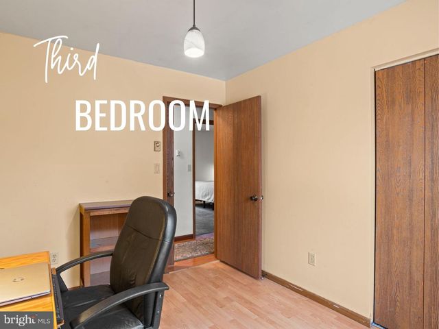 122 WAYNE DR, Harrisburg, PA 17112