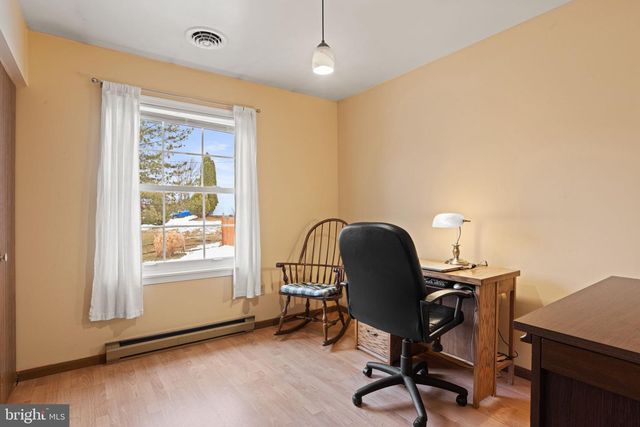 122 WAYNE DR, Harrisburg, PA 17112