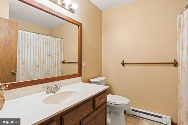 122 WAYNE DR, Harrisburg, PA 17112