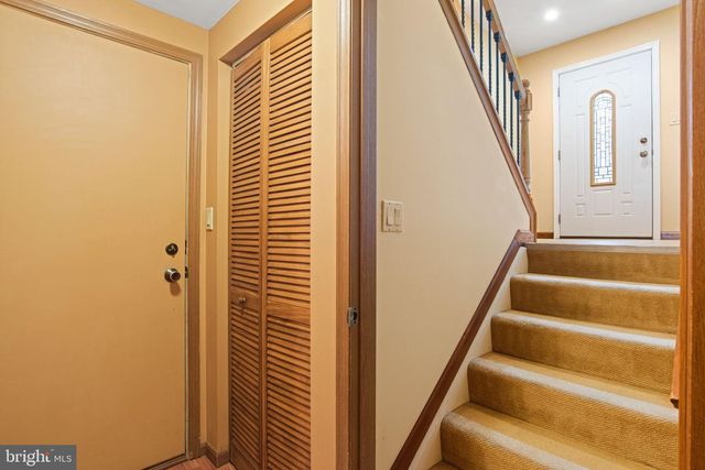 122 WAYNE DR, Harrisburg, PA 17112