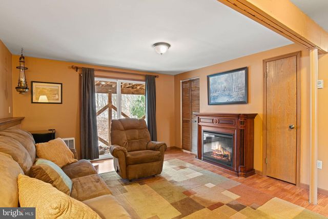 122 WAYNE DR, Harrisburg, PA 17112