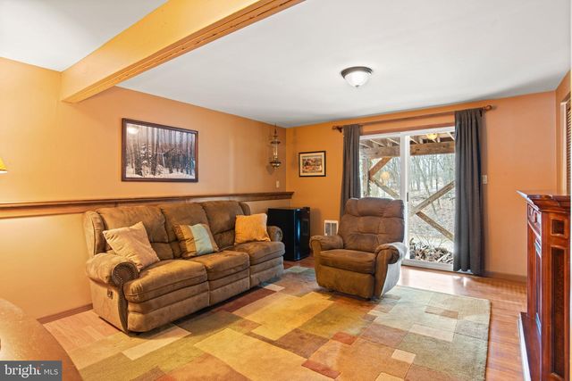 122 WAYNE DR, Harrisburg, PA 17112