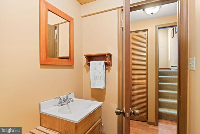 122 WAYNE DR, Harrisburg, PA 17112